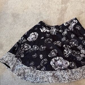 Prabal Garung for Target. Womens size 12 short skirt. black, white, grat